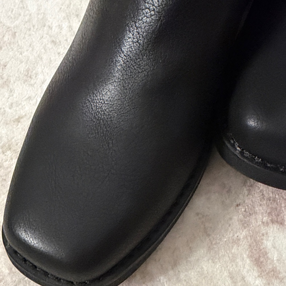Elegant Black Heeled Boots for Women - Picture 2 of 6